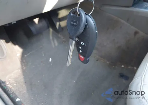 2008 Chrysler 300 Limited из США, поврежденный, VIN 2C3KA33G98H115871